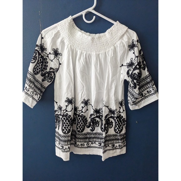 Boho Flowy‎ Studio West Top White W/ Black Embroidery Smocked Shoulders Size M - Picture 1 of 11